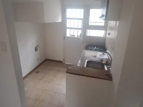 Depto Tipo Casa en Alquiler de 2 ambientes