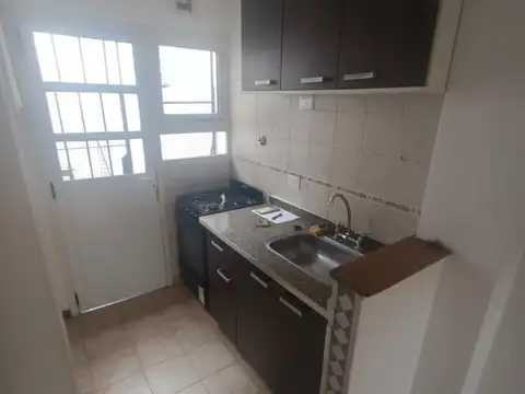 Depto Tipo Casa en Alquiler de 1 dormitorio