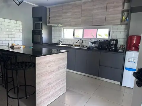 Casa 4 ambientes con 3 baños