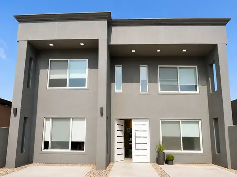 OPORTUNIDAD HERMOSA CASA CON PISCINA !