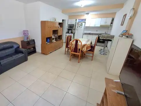 Depto Tipo Casa en Venta en Valentín Alsina, USD 60.000