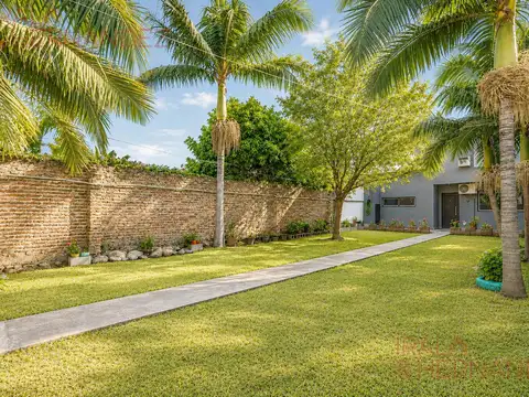 Venta Casa En Lote Propio Parque y Cochera - San Martín