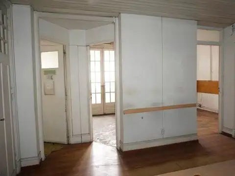 San Isidro venta local 300m2 doble frente PB + 3 pisos en block
