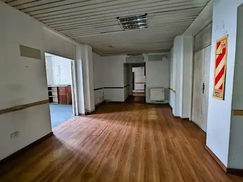 San Isidro venta local 300m2 doble frente PB + 3 pisos en block