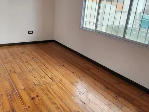 Depto Tipo Casa en Alquiler en Victoria, $ 680.000