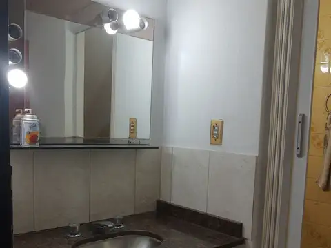 Casa 2 ambientes con 1 baño