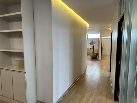 Oficina en Venta con 1 cochera