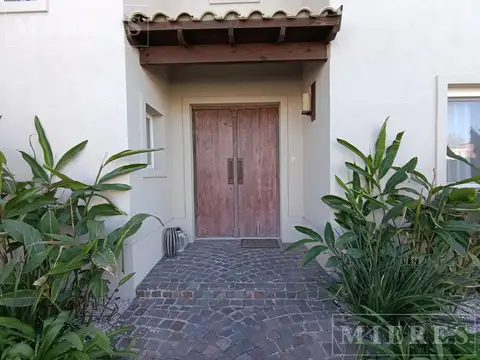 Casa en alquiler temporario en Las Liebres, Avenida Patricias Argentinas 2009