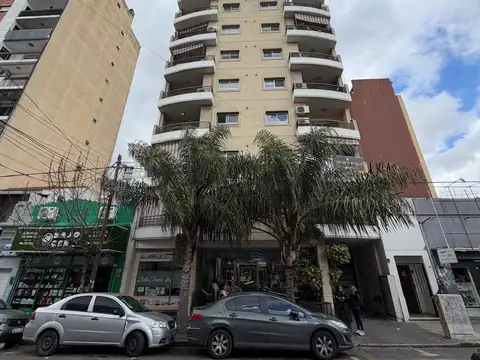 EXCELENTE DEPARTAMENTO 3 AMB AL FRENTE
