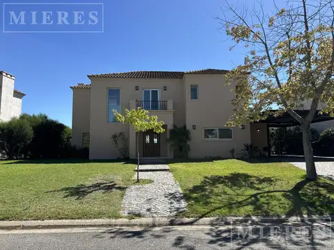 Casa en Alquiler en Villanueva, USD 2.900