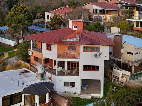 Casa 7 ambientes con 4 baños