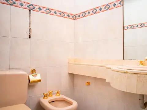 Venta Casa con Patio, Pileta y Terraza