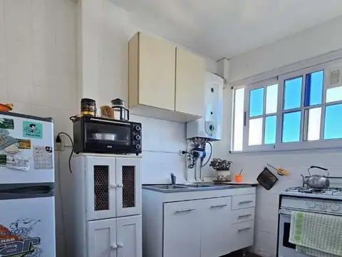 GRAN AMBIENTE CON BALCON COCINA SEPARADA Y VISTA PANORAMICA