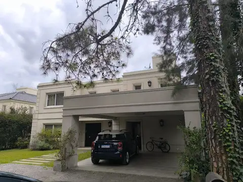 Casa en Venta en Highland Park Country Club, USD 750.000