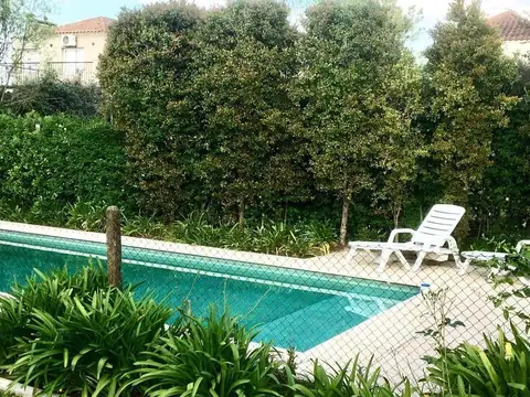 Casa 5 ambientes con 4 baños