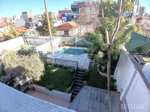 Casa 9 ambientes con 4 baños
