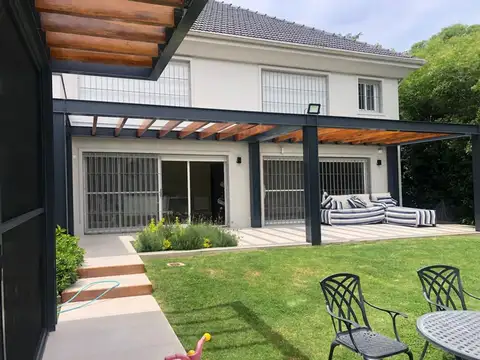 Casa en Venta en Martínez Libertador / Río, USD 1.490.000