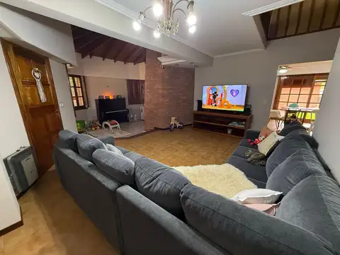 Casa 7 ambientes con 3 baños