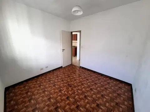 Arozarena 200, Piso 2