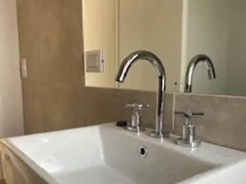 Mono Divisible Amplio