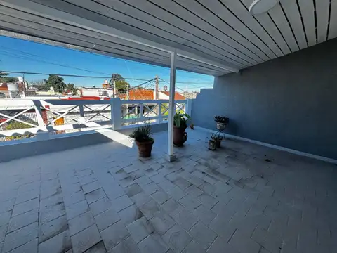 Depto Tipo Casa 2 ambientes con 1 baño