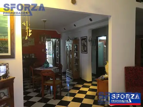 Casa 4 ambientes con 2 baños