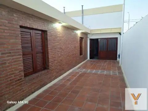 Casa en venta - 3 Dormitorios 2 Baños - Río Cuarto