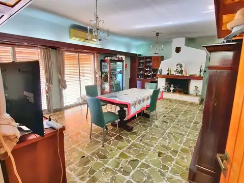 VENTA CASA 4 HABITACIONES-3BAÑOS-ZOOM-BERISSO-APTO CREDITO