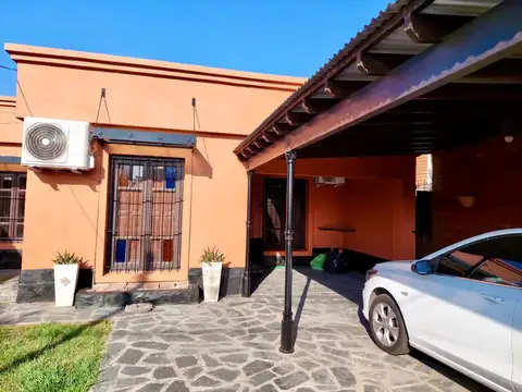 VENTA CASA 4 AMB PB PILAR COCHERA QUINCHO PARRILLA