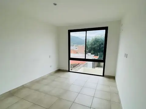 Tres Cerritos. Avenida Juan B. Justo 400