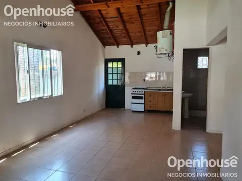 Casa 6 ambientes con 2 baños