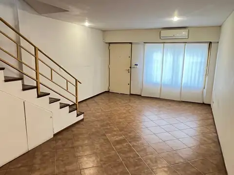 Depto Tipo Casa en Venta 25 años