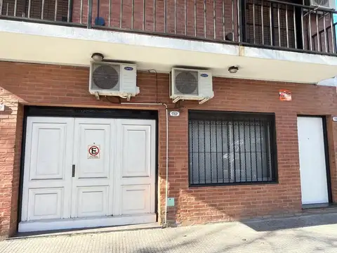 PH Dúplex 4 Ambientes Venta - Monte Castro - Patio con Hidromasaje - Sin Expensas - Apto Crédito