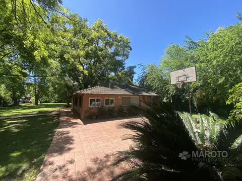 CASA EN VENTA O ALQUILER PARA VIVIENDA FAMILIAR O DESARROLLO MULTIFAMILIAR  MAROTO PROPIEDADES