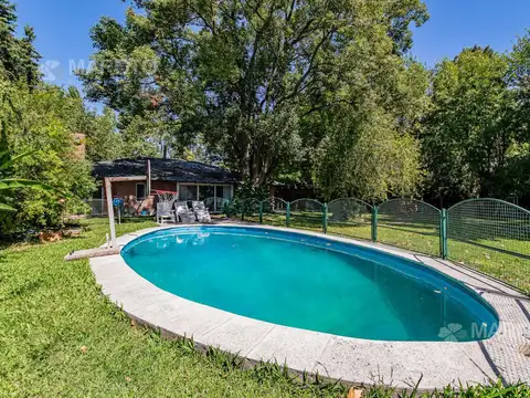 Casa 6 ambientes con 2 baños