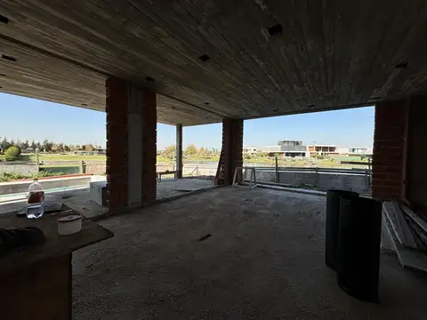 VENTA CASA 5 AMBIENTES   DEPENDENCIA PREMIUM - BARRIO LOS CARPINCHOS, NORDELTA