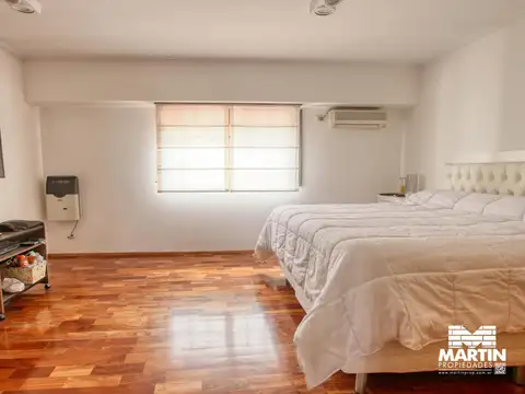 Casa Dúplex en Venta de 5 ambientes con Playroom, Jardin, Pileta, Quincho y Cocheras