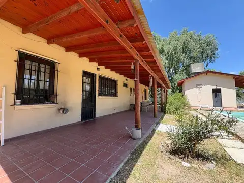 VENTA CASA 4 AMB C/1300M2 Y PILETA- ALEJANDRO KORN