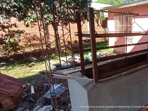 Se Vende Amplia Casa En Esquina, Oportunidad Unica