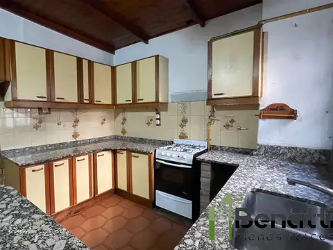 Depto Tipo Casa 6 ambientes con 2 baños