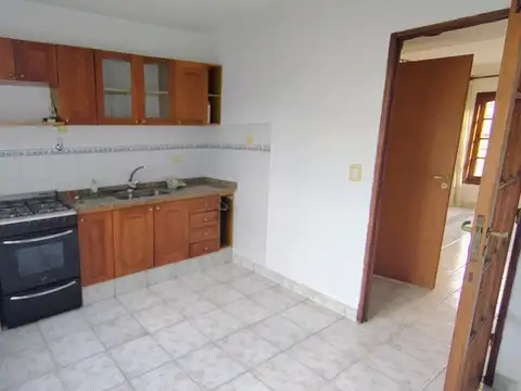 Depto Tipo Casa en Alquiler con 1 cocheras