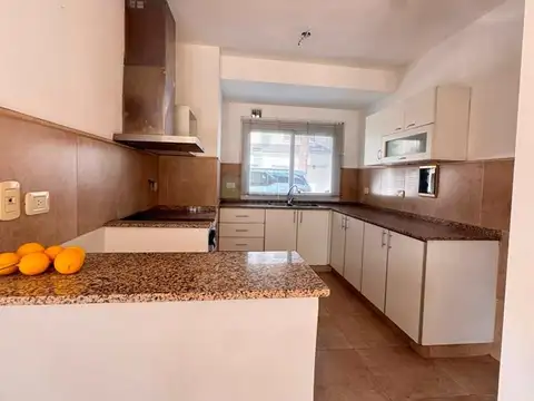 PALMAS DEL SOL- ALQUILER/ VENTA- DUPLEX 300