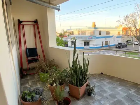 Casa en planta alta 3 dormitorios y cochera Paraná