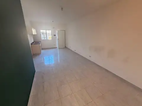 Depto Tipo Casa en Alquiler en José León Suárez, $ 850.000