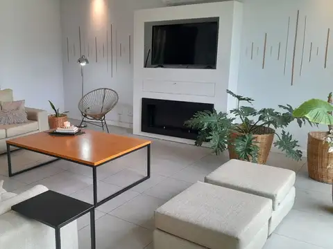 Casa en Alquiler de 3 dormitorios