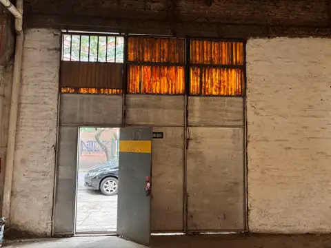 Galpon en Alquiler en Las Delicias, $ 850.000