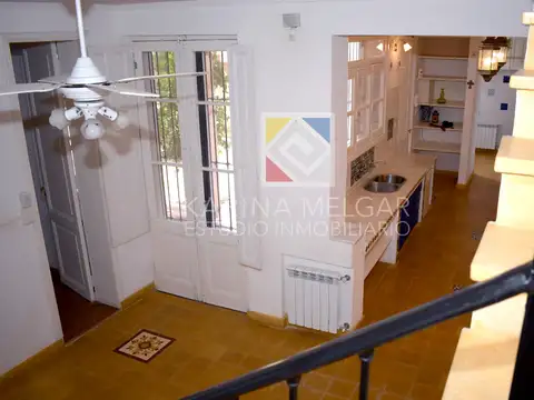 Casa 9 ambientes con 3 baños