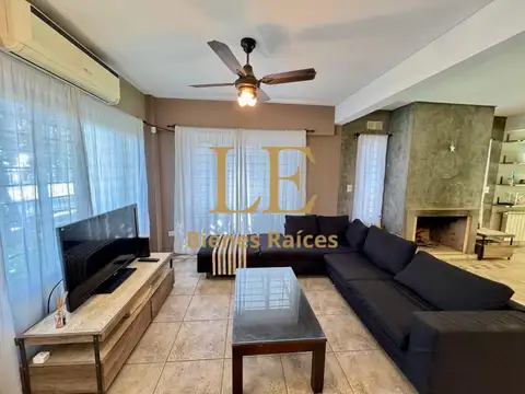 Casa 6 ambientes con 4 baños