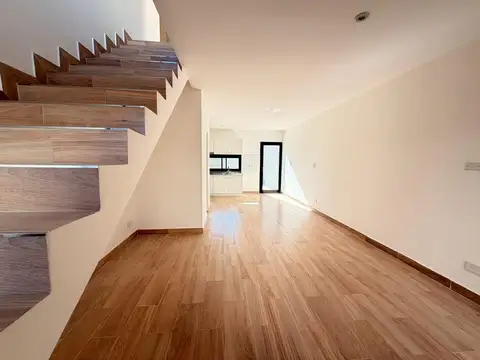 Depto Tipo Casa en Venta de 3 ambientes