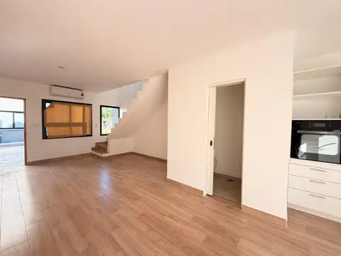 Depto Tipo Casa en Venta con 1 cocheras